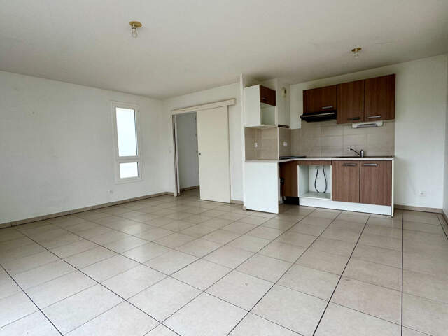 AUCAMVILLE- Appartement T3 avec terrasse proche commodités — photo du bien