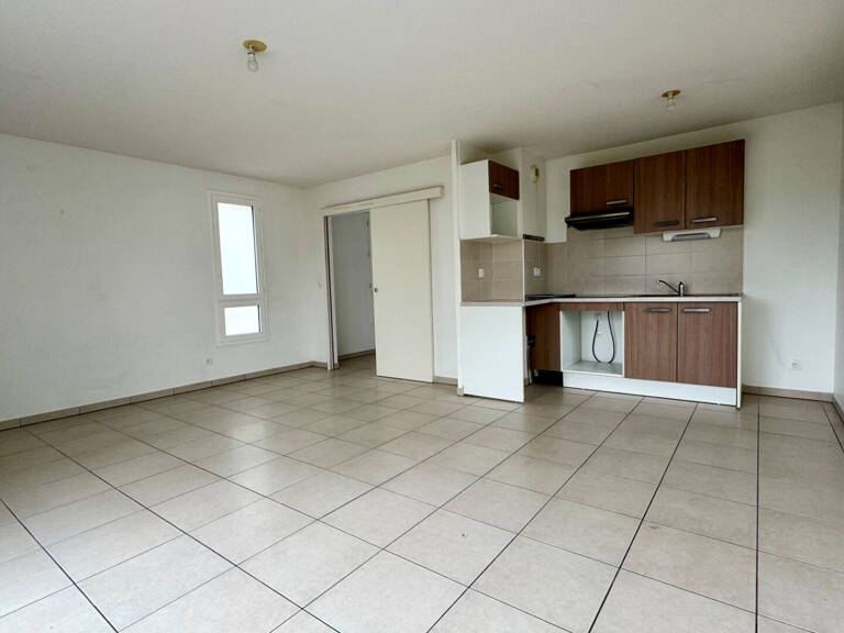 AUCAMVILLE- Appartement T3 avec terrasse proche commodités — photo 1