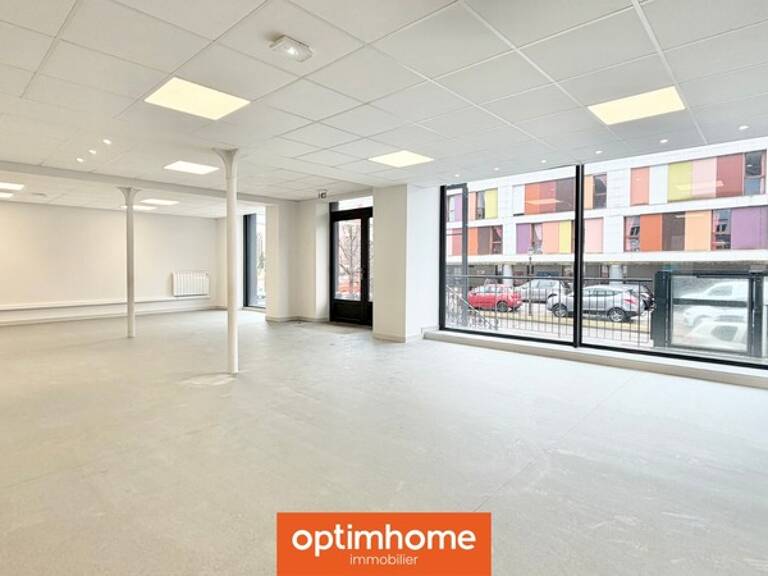   À vendre : Local commercial rénové – Saulxures-sur-Moselotte (Hautes Vosges) — photo 1