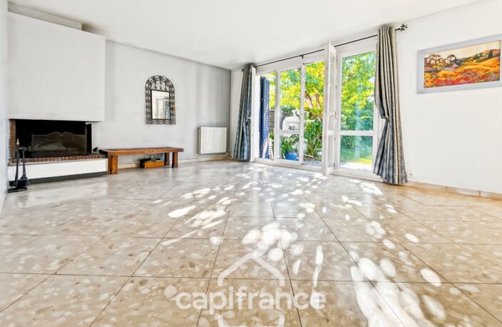 Maison familiale à Sucy-en-Brie, 5 pièces, 3 chambres, jardin et garage, au calme, rue du Maréchal de Lattre de Tassigny — photo 4