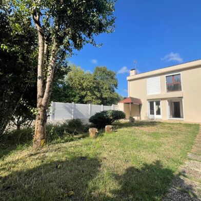 Maison 6 pièces 1320 €