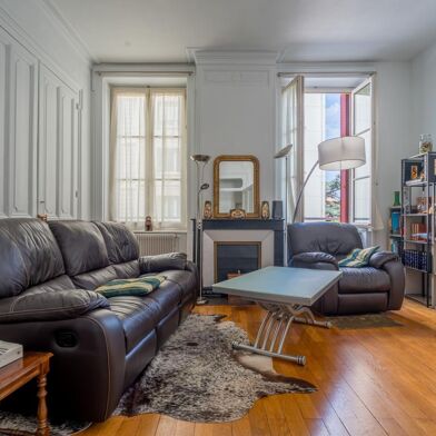 Appartement 4 pièces 275000 €