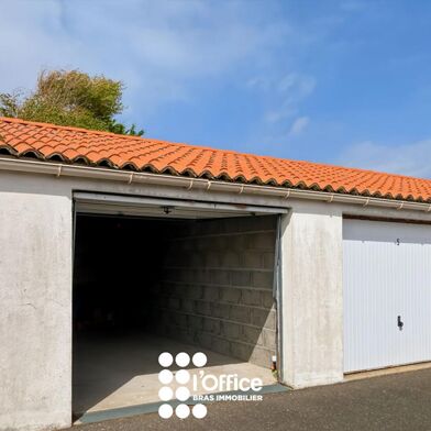Garage  54000 €