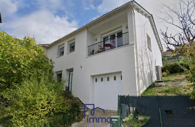 Maison T5 sur deux niveaux 128 m2 avec terrain et garage — photo du bien