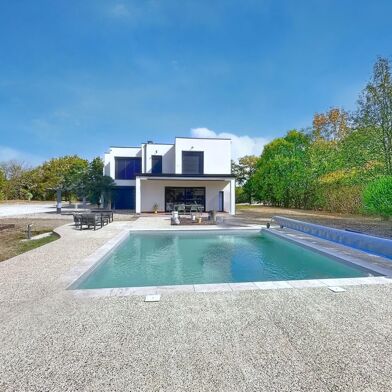 Maison 5 pièces 549000 €