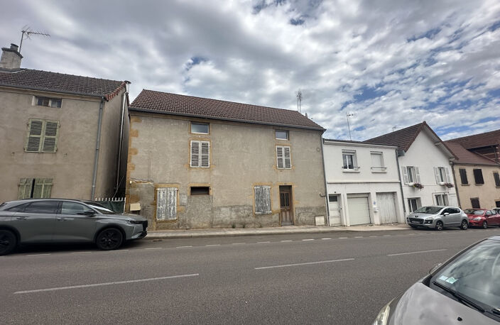 MAISON DE VILLAGE 160 M2 HAB. À RÉNOVER. — photo 2