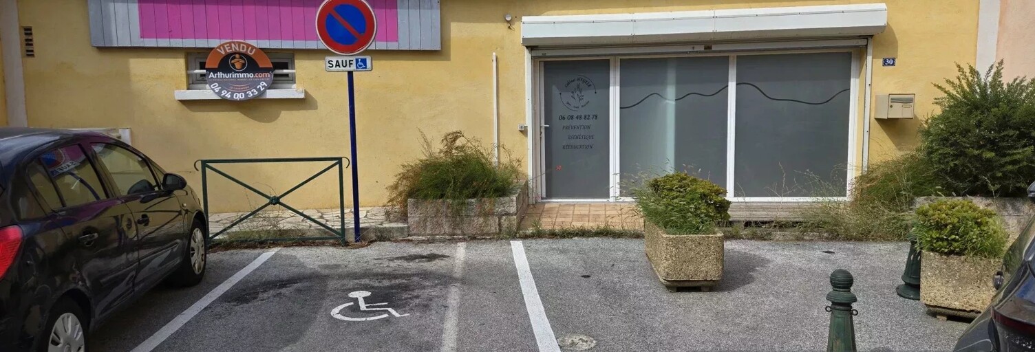 Commerce 3 Pièces 51 m² à louer à Le Lavandou (83980)