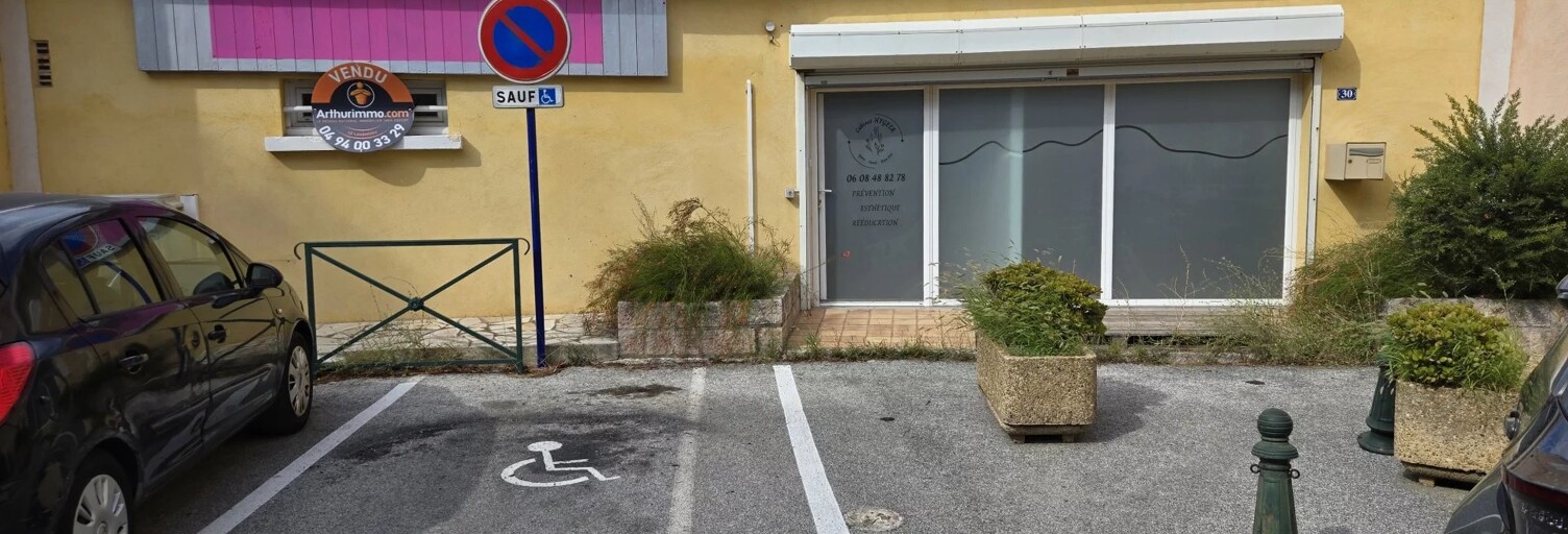 Commerce 3 Pièces 51 m² à louer à Le Lavandou (83980)