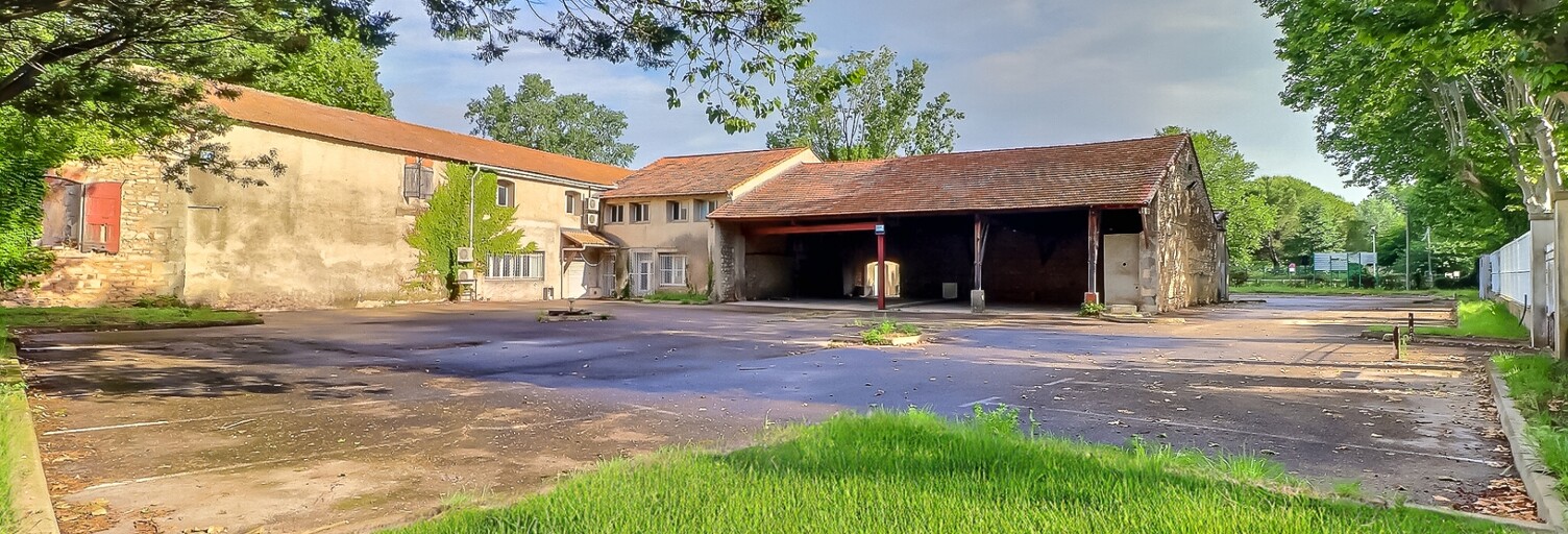 Immeuble  1200 m² à vendre à Nîmes (30900)