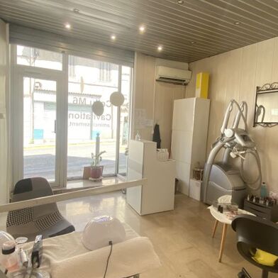 Commerce 3 pièces 400 €