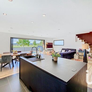 Maison 4 pièces 370000 €