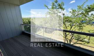 Bureau  967 m² à louer à Meyzieu (69330)