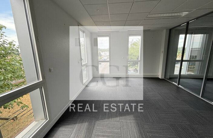 BUREAUX à LOUER — photo 3