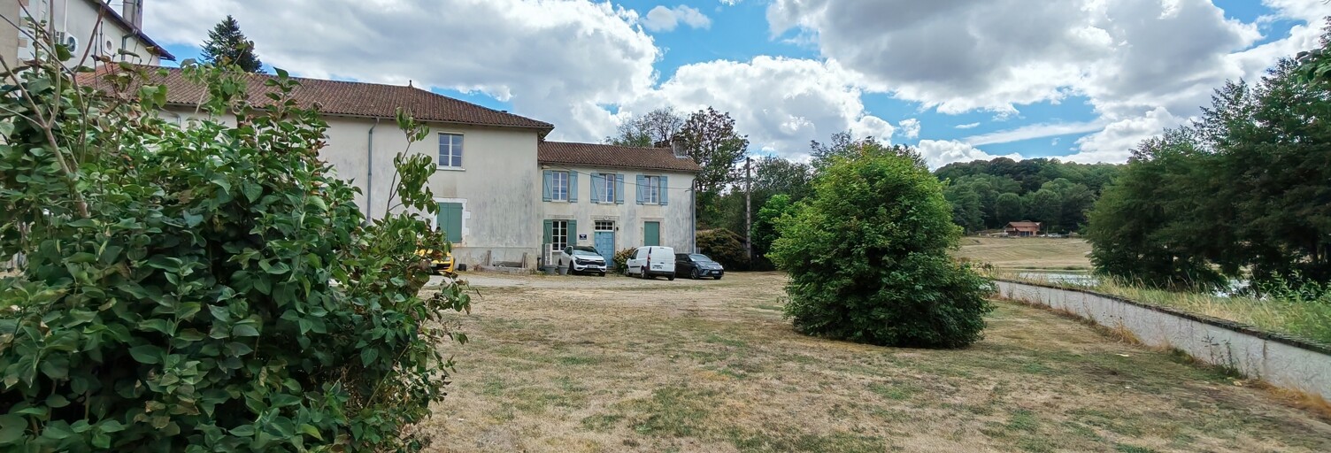 Maison 10 Pièces 235 m² à vendre à Rochechouart (87600)