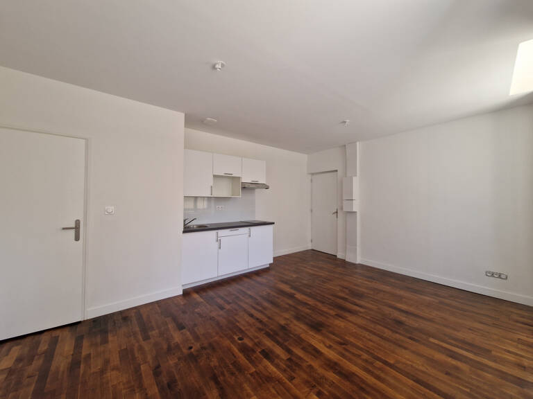 POITIERS, Studio de 25m2 rénové entièrement — photo 1