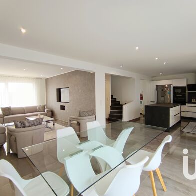 Maison 5 pièces 300000 €