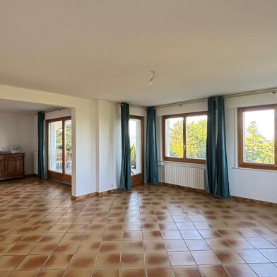 Maison 8 pièces 2900 €