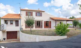 Maison 9 Pièces 230 m² à vendre à Tesson (17460)
