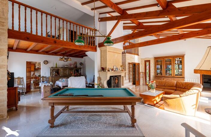 Villa de 9 pièces principales — photo 2