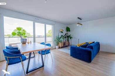 Appartement 4 pièces 303688 €