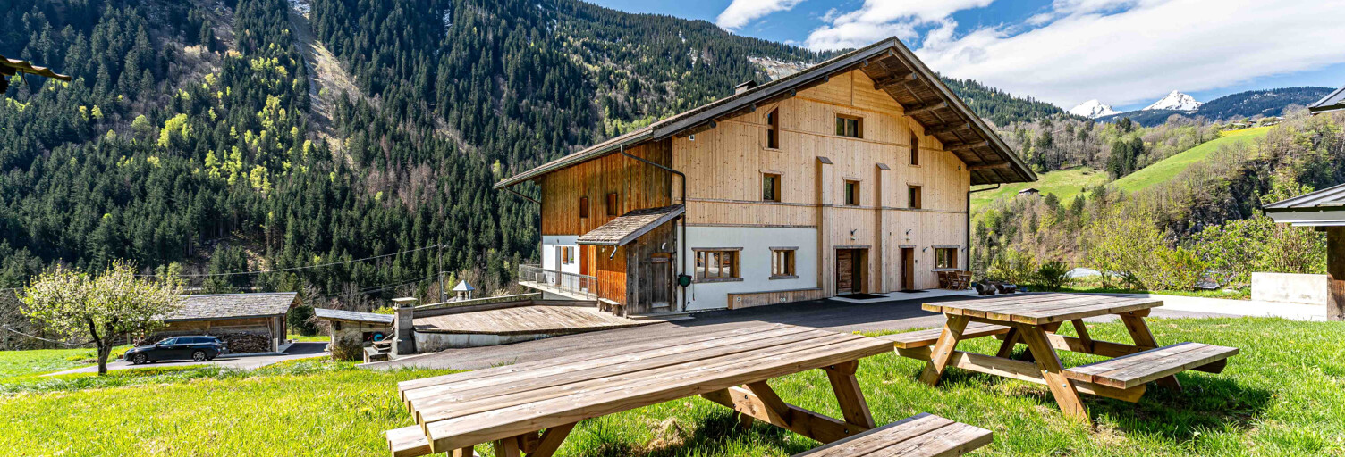 Maison 16 Pièces 900 m² à vendre à Beaufort (73270)