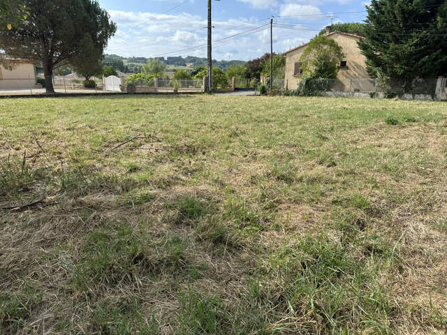 TERRAIN CENTRE VILLE — photo du bien