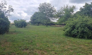 Terrain  1166 m² à vendre à Saint-Vallier (71230)