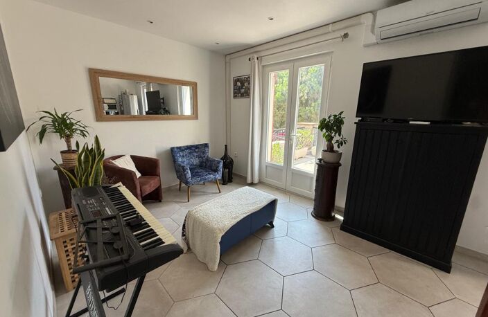 Centre-ville – Appartement rénové avec terrasse de 20m² — photo 2