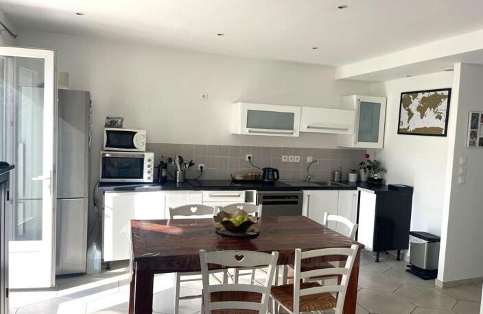 Centre-ville – Appartement rénové avec terrasse de 20m² — photo 3