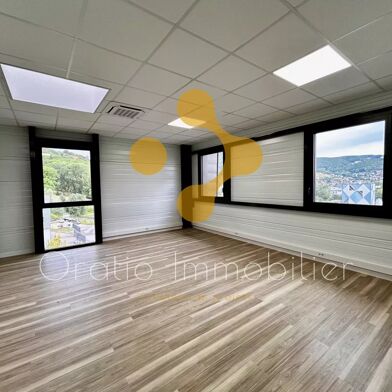 Bureau 1 pièces 900 €