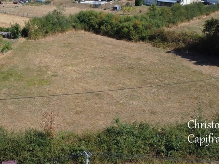 Terrain plat de 2500 m², à bâtir, à Garnat / Engièvre — photo 1