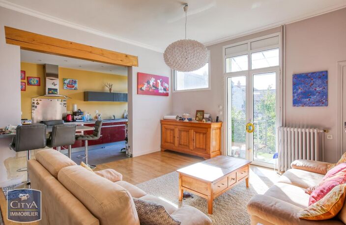 Vente maison 8 pièces 182 m² Saumur (49400) — photo 2