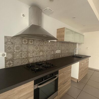 Maison 5 pièces 880 €