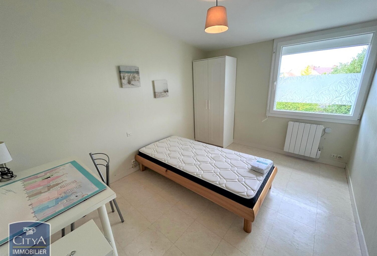 Location appartement 1 pièce 11 m² à Cholet (49300) — photo 1