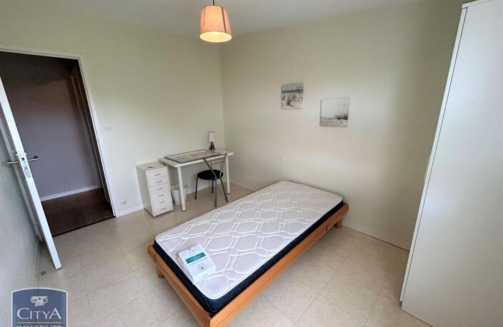 Location appartement 1 pièce 11 m² à Cholet (49300) — photo 2