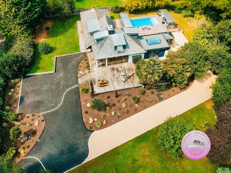 A vendre maison 250m² MONTGERMONT PISCINE — photo 1