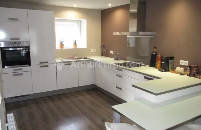 Maison totalement renovée avec 2 garages — photo 2