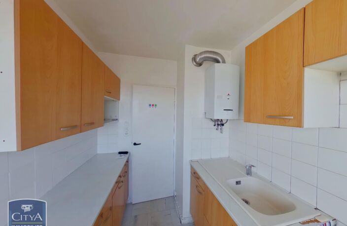 Vente appartement 3 pièces 57 m² Châtellerault (86100) — photo 2