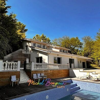 Maison 7 pièces 549000 €