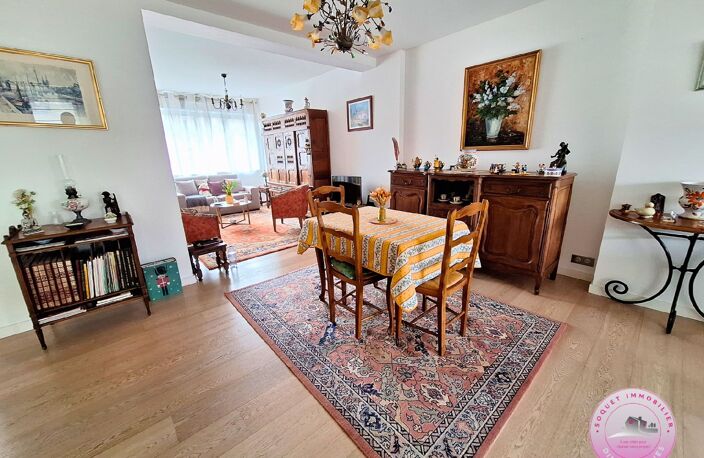 SOQUET IMMOBILIER RENNES - A VENDRE APPARTEMENT RENOVE HYPERCENTRE AVEC ASCENSEUR ET STATIONNEMENT PRIVATIF - SECTEUR RENNES CENTRE VILLE/LES HALLES — photo 2