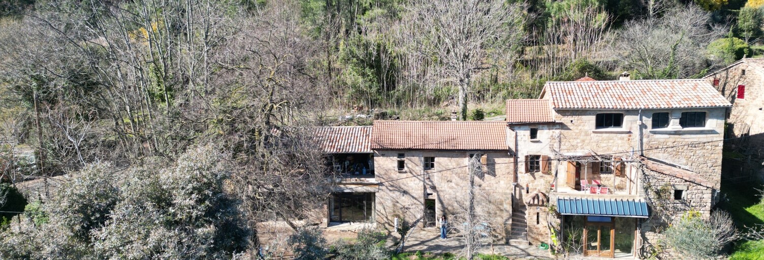 Maison 11 Pièces 282 m² à vendre à Les Salelles (07140)