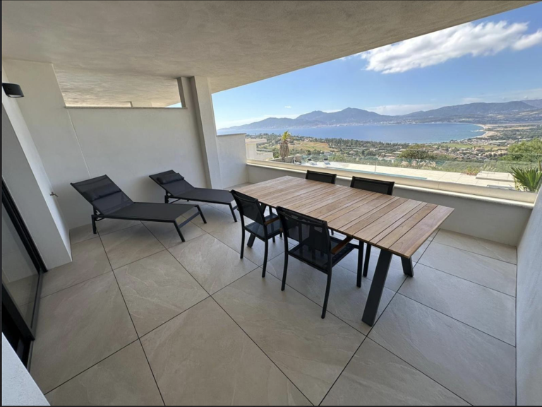 Porticcio : appartement T2 avec terrasse — photo 1