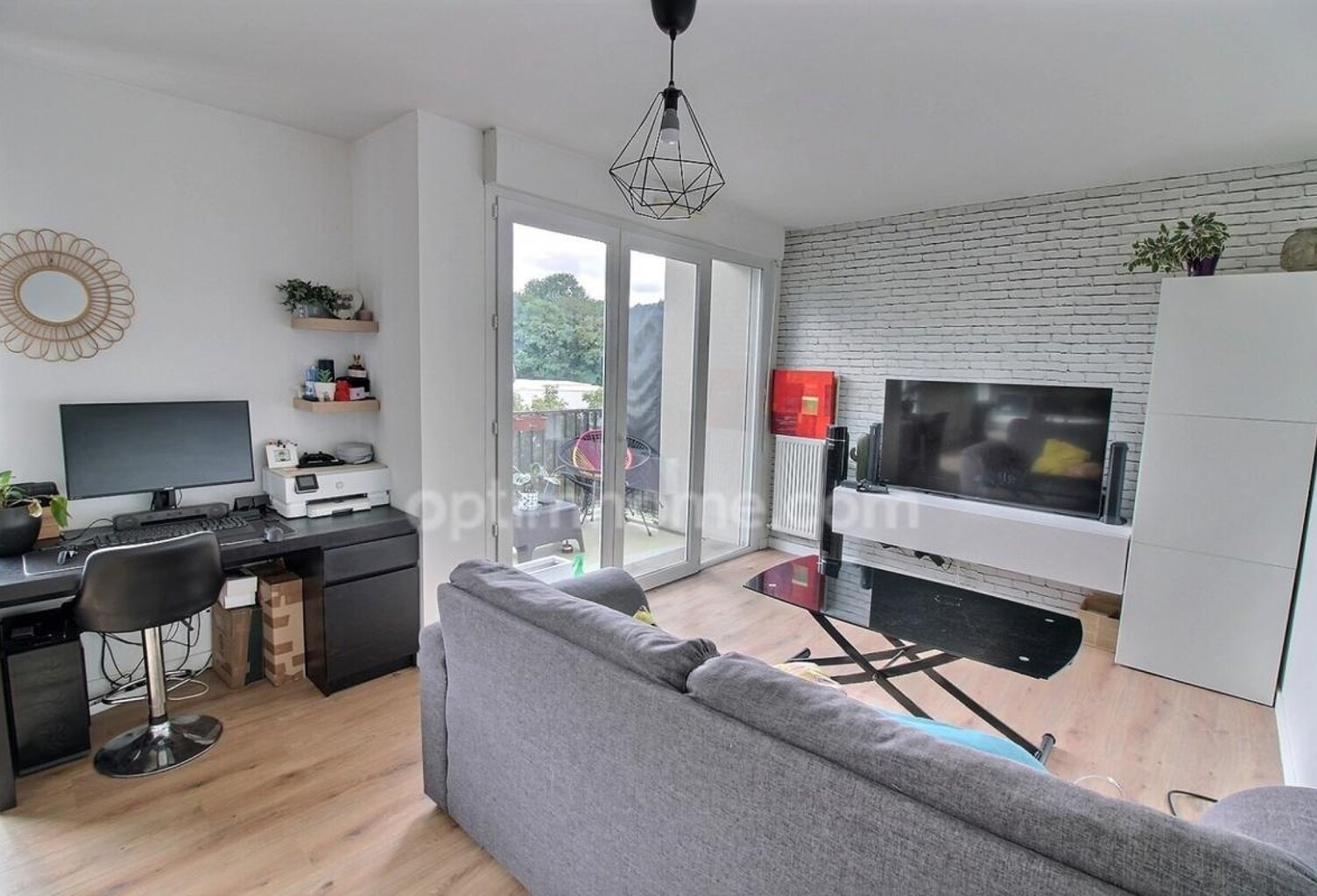 Appartement 3 pièces de 62 m2 à vendre avec balcon et parking à POISSY (78) au prix de 222000 euros — photo 1
