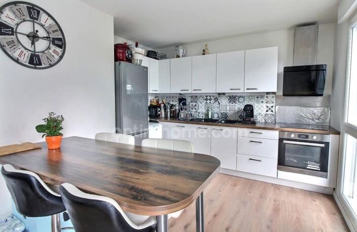 Appartement 3 pièces de 62 m2 à vendre avec balcon et parking à POISSY (78) au prix de 222000 euros — photo 2