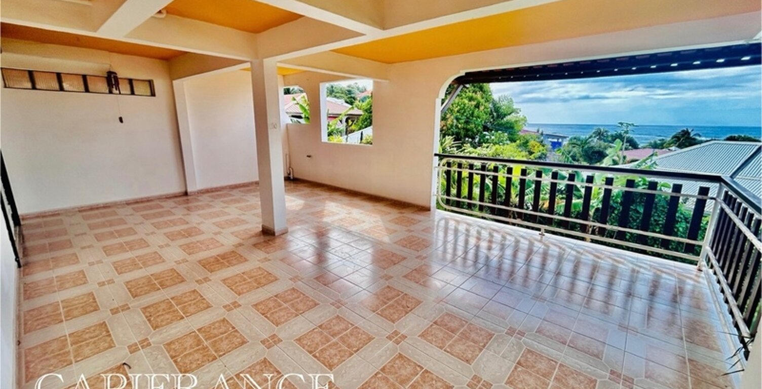  LOCATION  Appartement à louer 3 pièces avec vue mer, terrasse et parking LA TRINITE (972) — photo 1