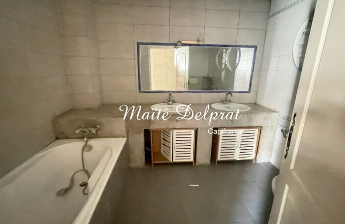 Maison de village rénovée avec terrasses et stationnement – Beaucaire centre — photo 4