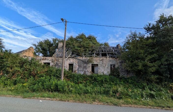 CLEGUEREC LONGERE A RENOVER INTEGRALEMENT PARCELLE DE 1899M² — photo 3