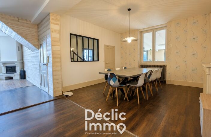 Maison familiale avec jardin et dépendances  entre Civray et Ruffec — photo 2