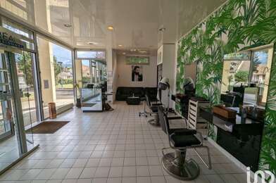 Commerce  82000 €