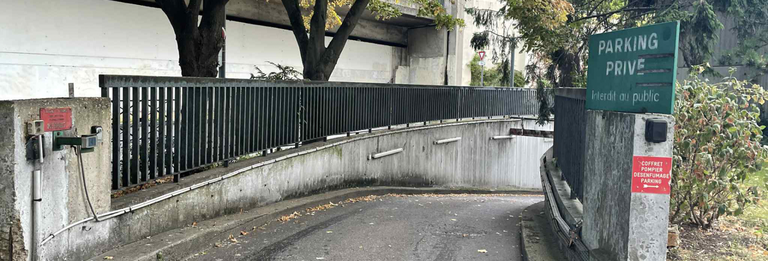 Garage  11 m² à vendre à Courbevoie (92400)